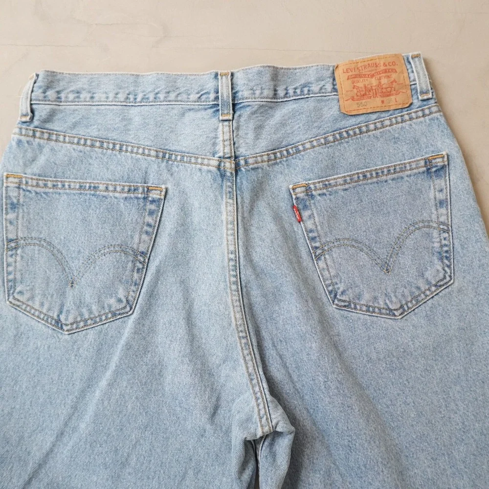 Vintage Levis 550 Relaxed Fit Shorts W36 Mens Light Wash Denim Stonewash 90s